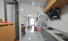 龙景区国滨府旁精装复试三房两厅，客厅房间全部有空调，有车位