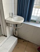 百合园一巷136号有单间出租，内有席梦思床等