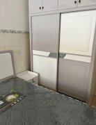 百合园一巷136号有单间出租，内有席梦思床等