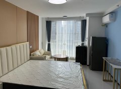 百合园一巷136号有单间出租，内有席梦思床等