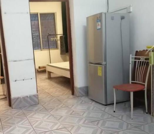 森林中心城对面单位房2房1厅 1楼 租金900元 森林中心城对面单位房2房1厅 1楼 租金900元