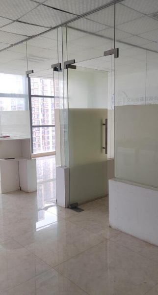 龙景大道新环球写字楼招租,100平米精装修 龙景大道新环球写字楼招租,100平米精装修