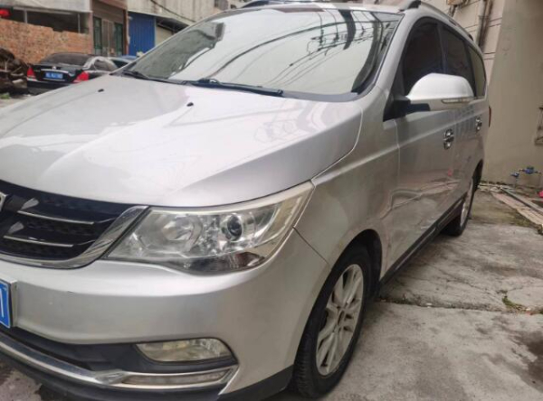 车况好,手续齐全!包过户!购车还有补贴5000元!车在田阳古城,有意者私聊 车况好,手续齐全!包过户!购车还有补贴5000元!车在田阳古城,有意者私聊