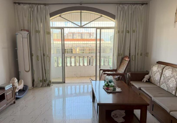 出售金穗小区6楼3室2厅127平方米 出售金穗小区6楼3室2厅127平方米