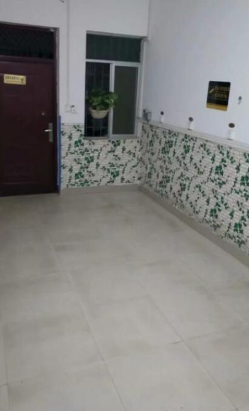 百色农校大门正对面有单间出租 百色农校大门正对面有单间出租