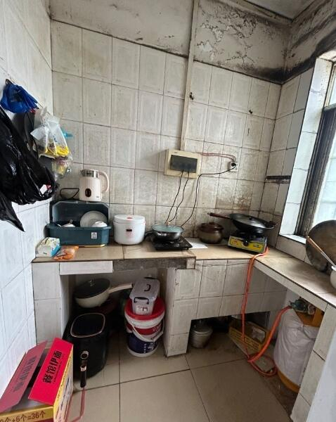 县府生活区3室 2厅 1卫16.8万元 县府生活区3室 2厅 1卫16.8万元