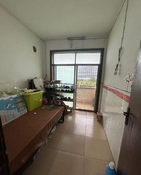 县府生活区3室 2厅 1卫16.8万元 县府生活区3室 2厅 1卫16.8万元