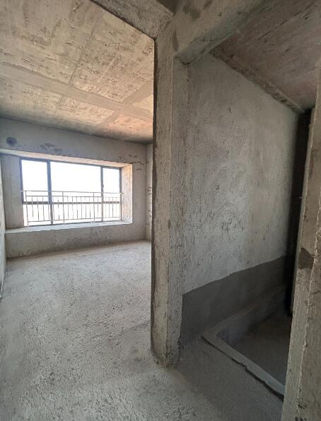 华讯城 4室 2厅 3卫65万元 华讯城 4室 2厅 3卫65万元