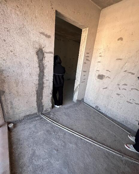 华讯城 4室 2厅 3卫65万元 华讯城 4室 2厅 3卫65万元