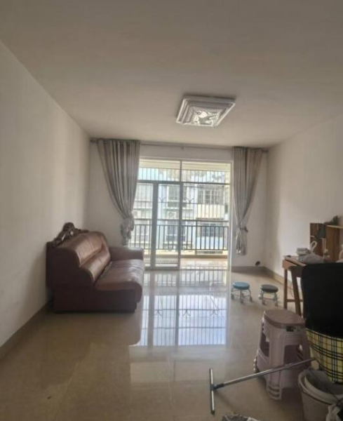 百色龙旺花园有三房两厅二卫出租 百色龙旺花园有三房两厅二卫出租