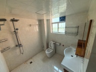 矿机小区三房两厅两卫133平米招租