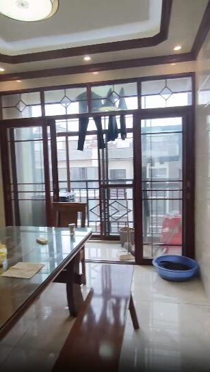 闲逸苑4室 2厅 2卫65万元 闲逸苑4室 2厅 2卫65万元