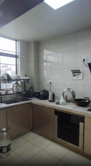 闲逸苑4室 2厅 2卫65万元 闲逸苑4室 2厅 2卫65万元