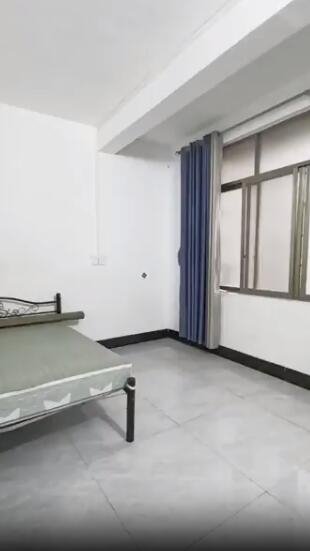 梁满百货批发楼上1室 0厅 1卫400元/月 梁满百货批发楼上1室 0厅 1卫400元/月