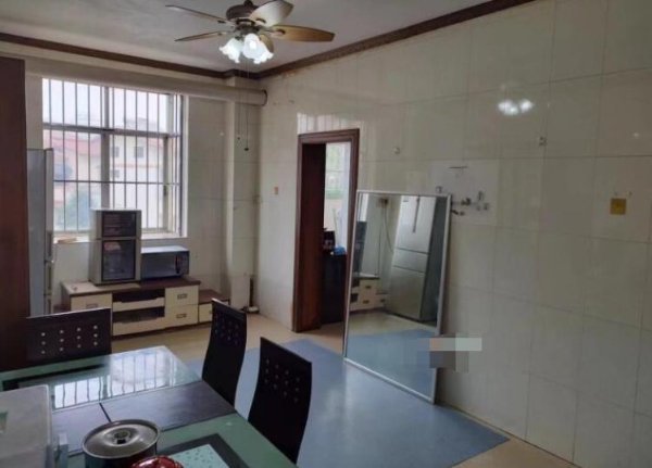 光华苑步梯四楼三房两厅两卫 光华苑步梯四楼三房两厅两卫