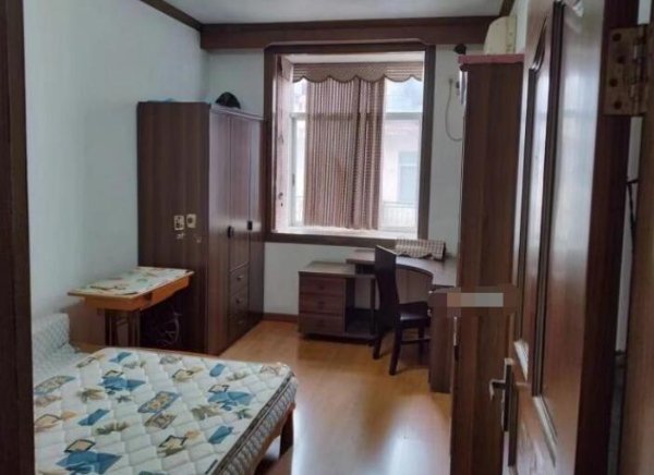 光华苑步梯四楼三房两厅两卫 光华苑步梯四楼三房两厅两卫