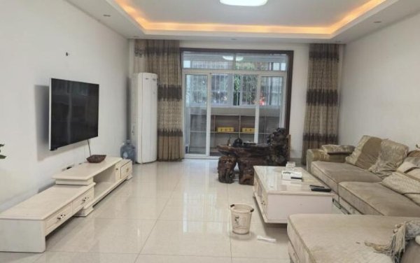 龙景苑(公务员小区)房屋出租2楼4房2厅2卫家具齐全 龙景苑(公务员小区)房屋出租2楼4房2厅2卫家具齐全