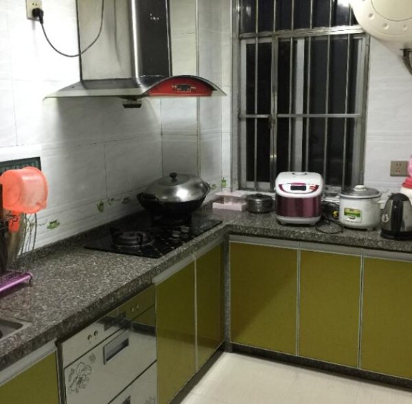 花园三期三房一厅一卫一厨招租 花园三期三房一厅一卫一厨招租