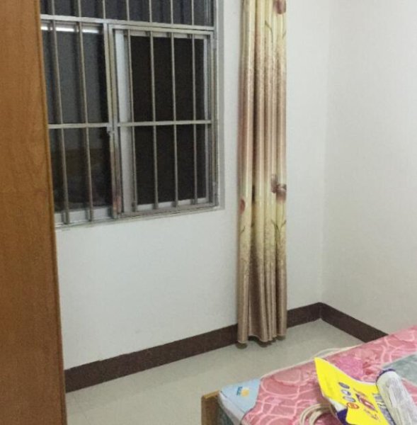 花园三期三房一厅一卫一厨招租 花园三期三房一厅一卫一厨招租