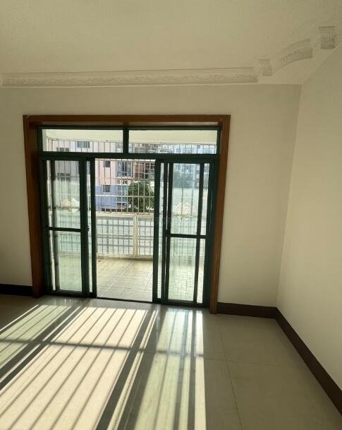 阳光一期3室 2厅 2卫26.8万元 阳光一期3室 2厅 2卫26.8万元