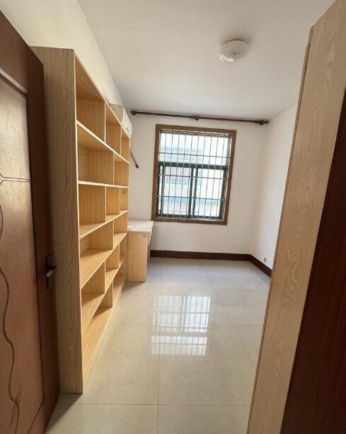 阳光一期3室 2厅 2卫26.8万元 阳光一期3室 2厅 2卫26.8万元