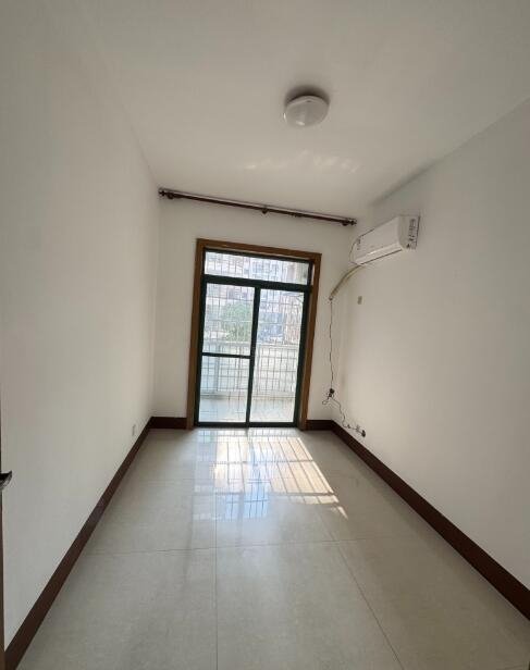 阳光一期3室 2厅 2卫26.8万元 阳光一期3室 2厅 2卫26.8万元