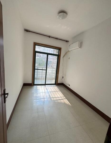 阳光一期3室 2厅 2卫26.8万元 阳光一期3室 2厅 2卫26.8万元