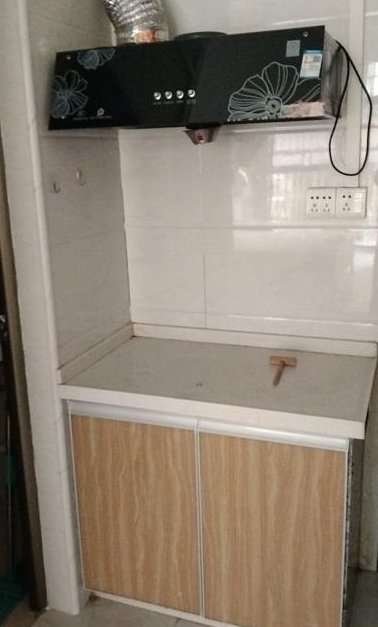 附属医院大门对面有大单间出租 附属医院大门对面有大单间出租