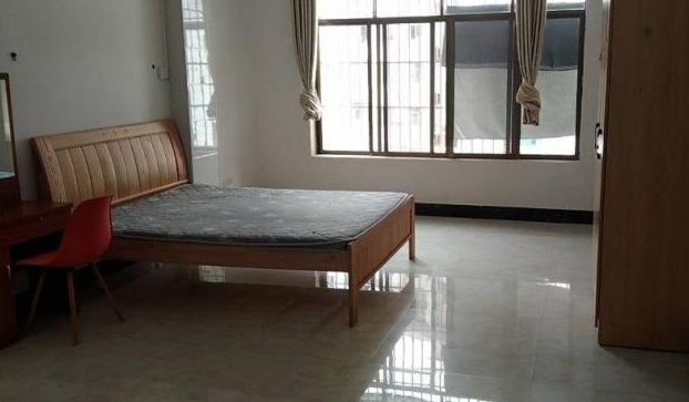 附属医院大门对面有大单间出租 附属医院大门对面有大单间出租