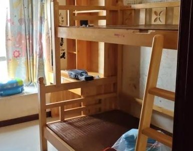 三房两厅一卫带家具出租 三房两厅一卫带家具出租