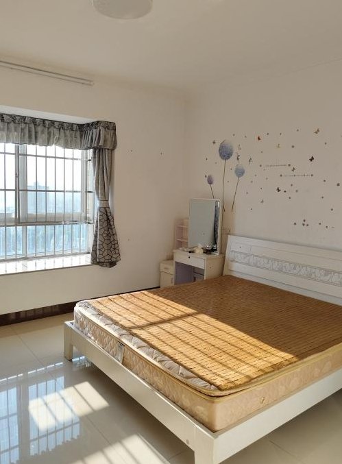 右江区迎龙苑小区三房两厅房屋出租 右江区迎龙苑小区三房两厅房屋出租